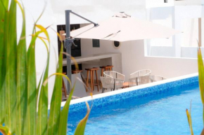 Lux Suite with Private Plunge Pool, Gym